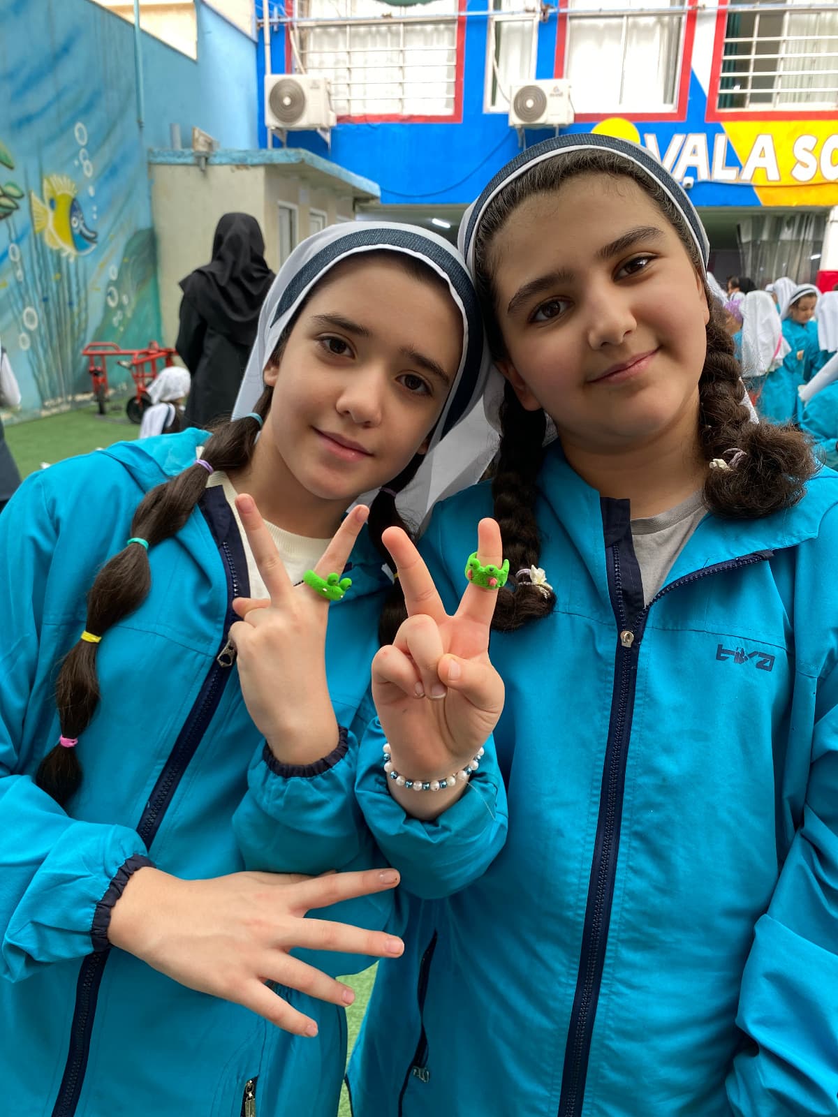 دبستان دخترانه ادبستان والا