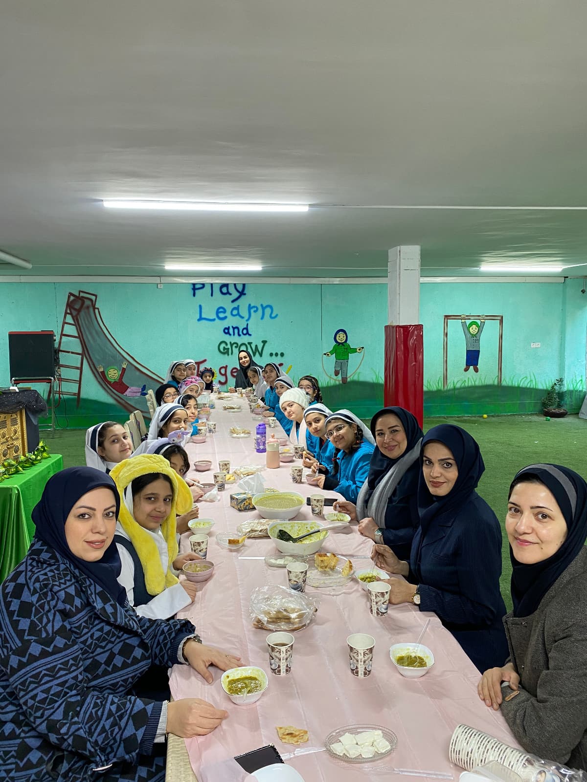 دبستان دخترانه ادبستان والا