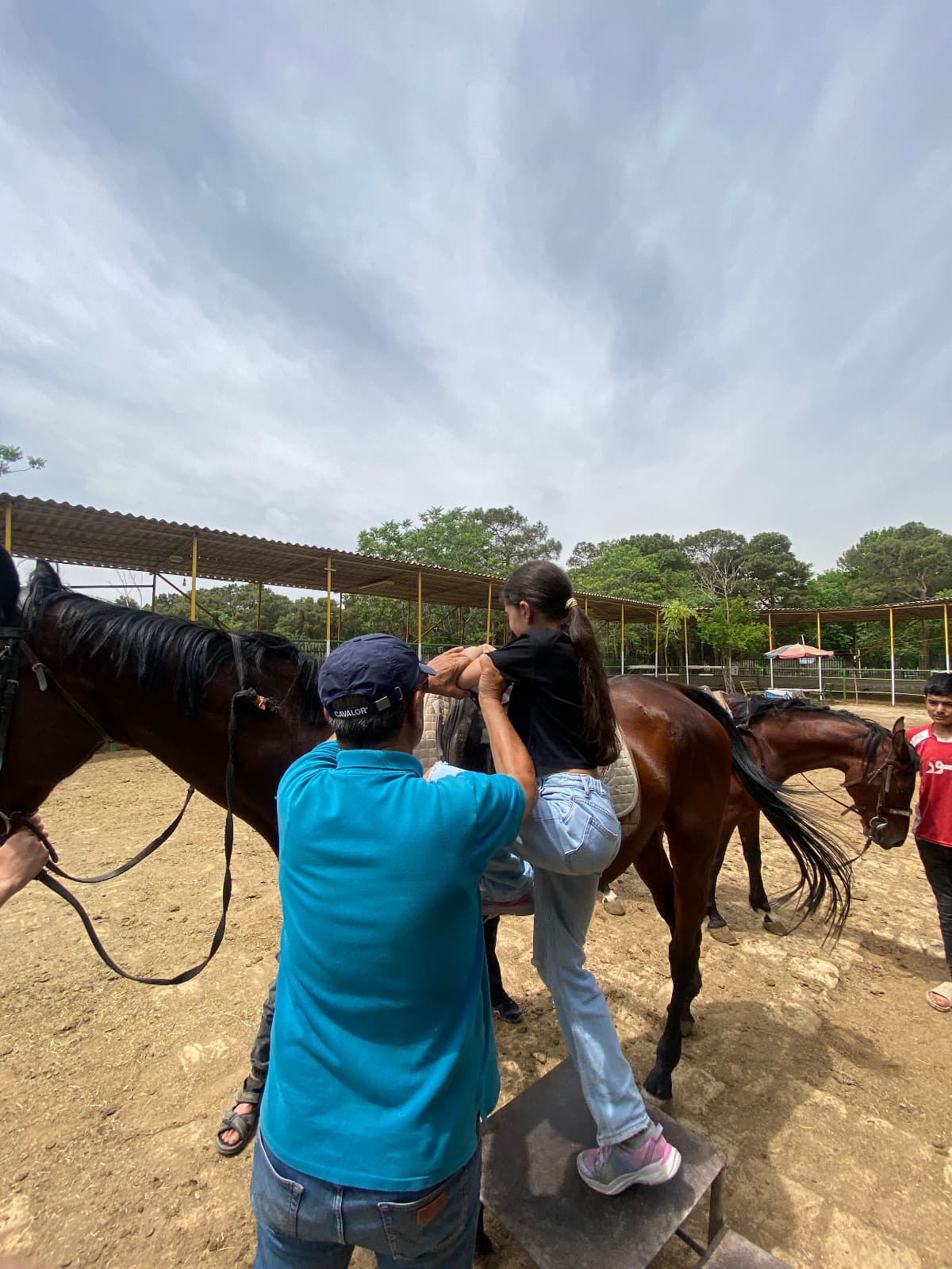 دبستان دخترانه ادبستان والا