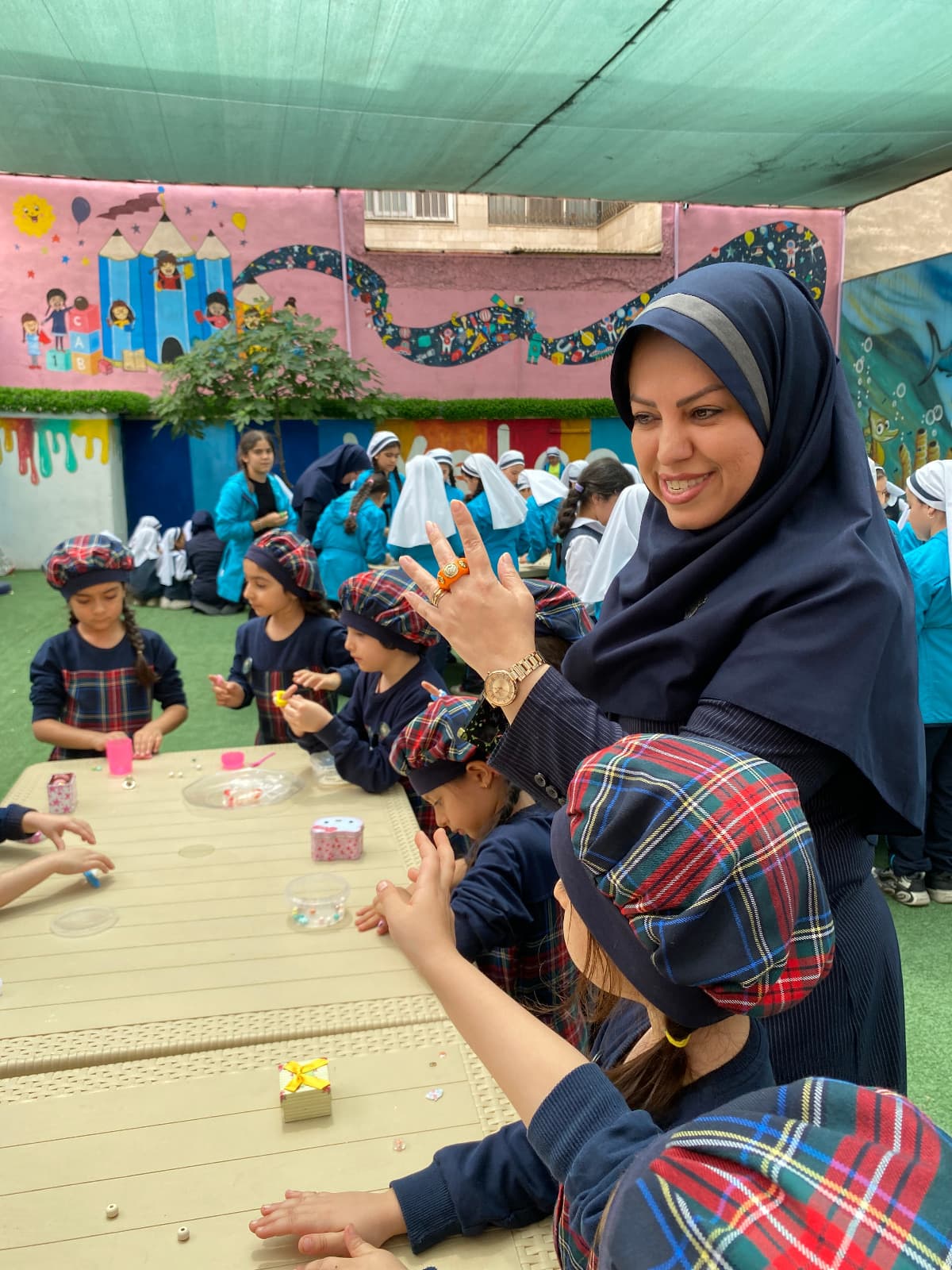 دبستان دخترانه ادبستان والا