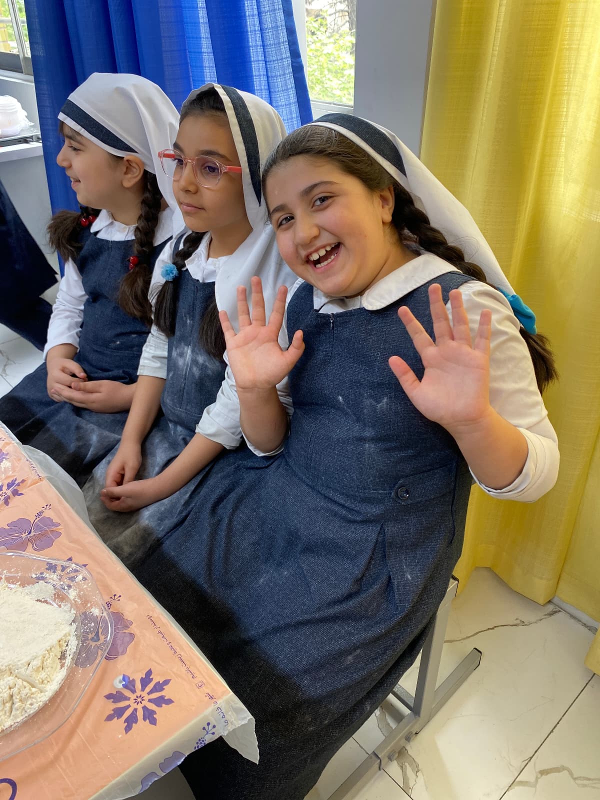 دبستان دخترانه ادبستان والا