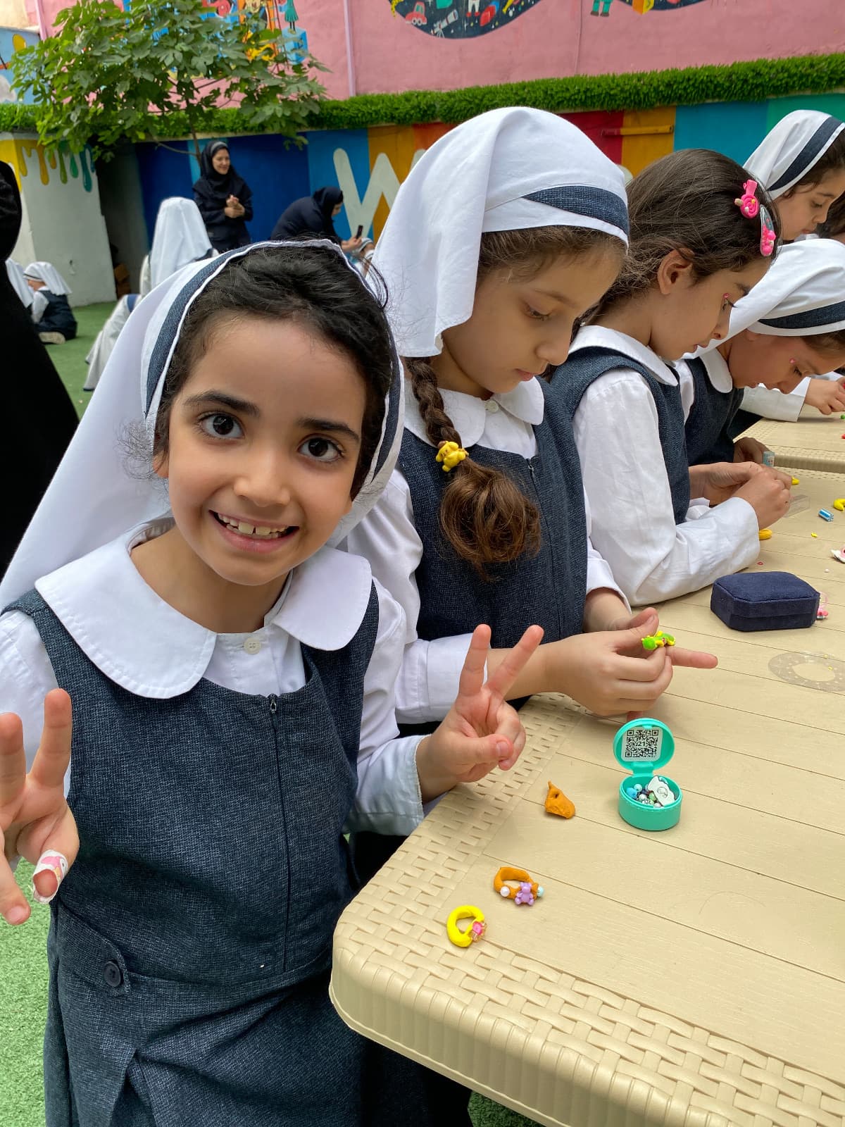 دبستان دخترانه ادبستان والا